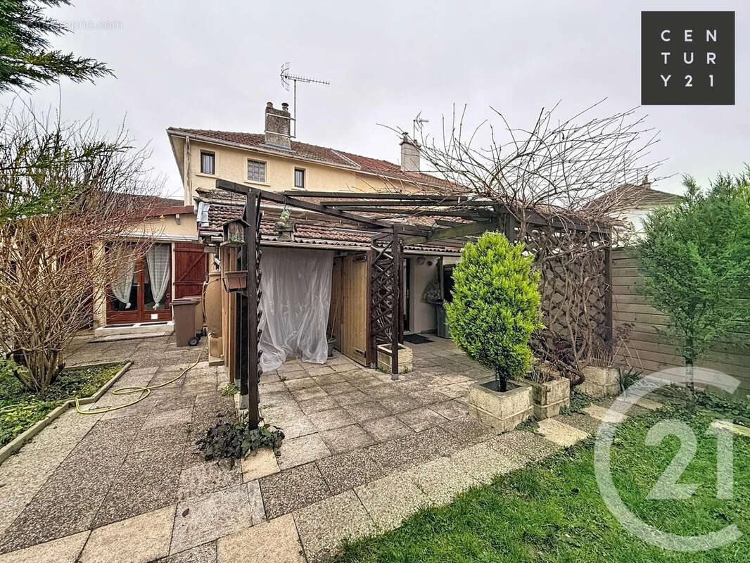 Maison à SAINT-ANDRE-LES-VERGERS