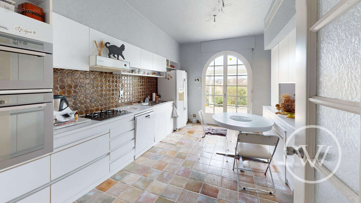 Maison à SAINT-BARTHELEMY-DE-VALS