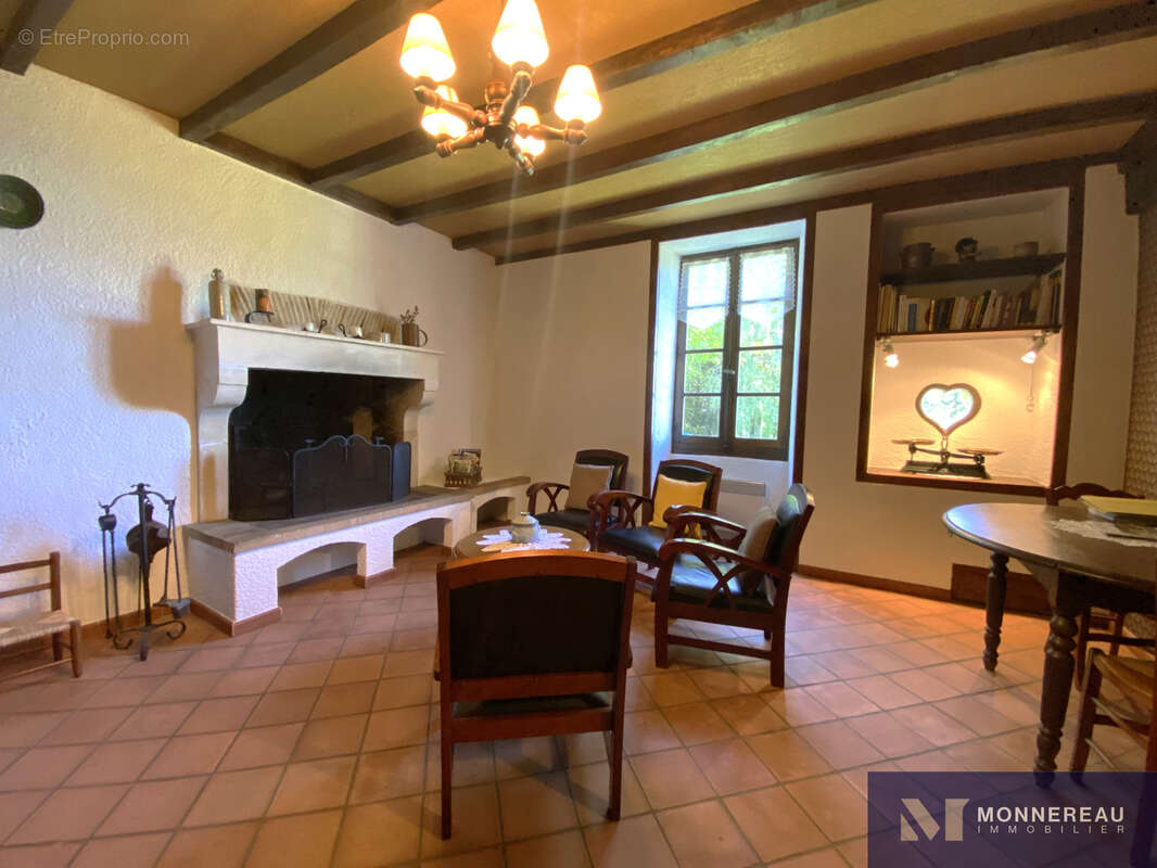 Maison à ECURAS