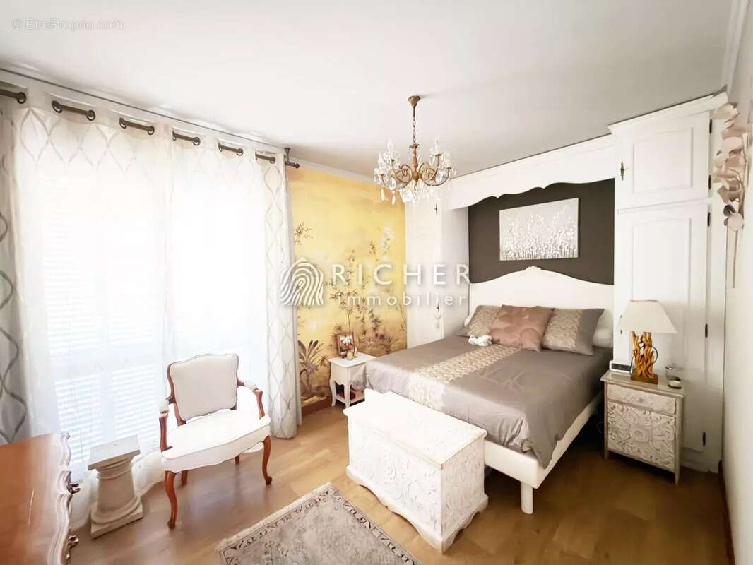 Appartement à VALLAURIS