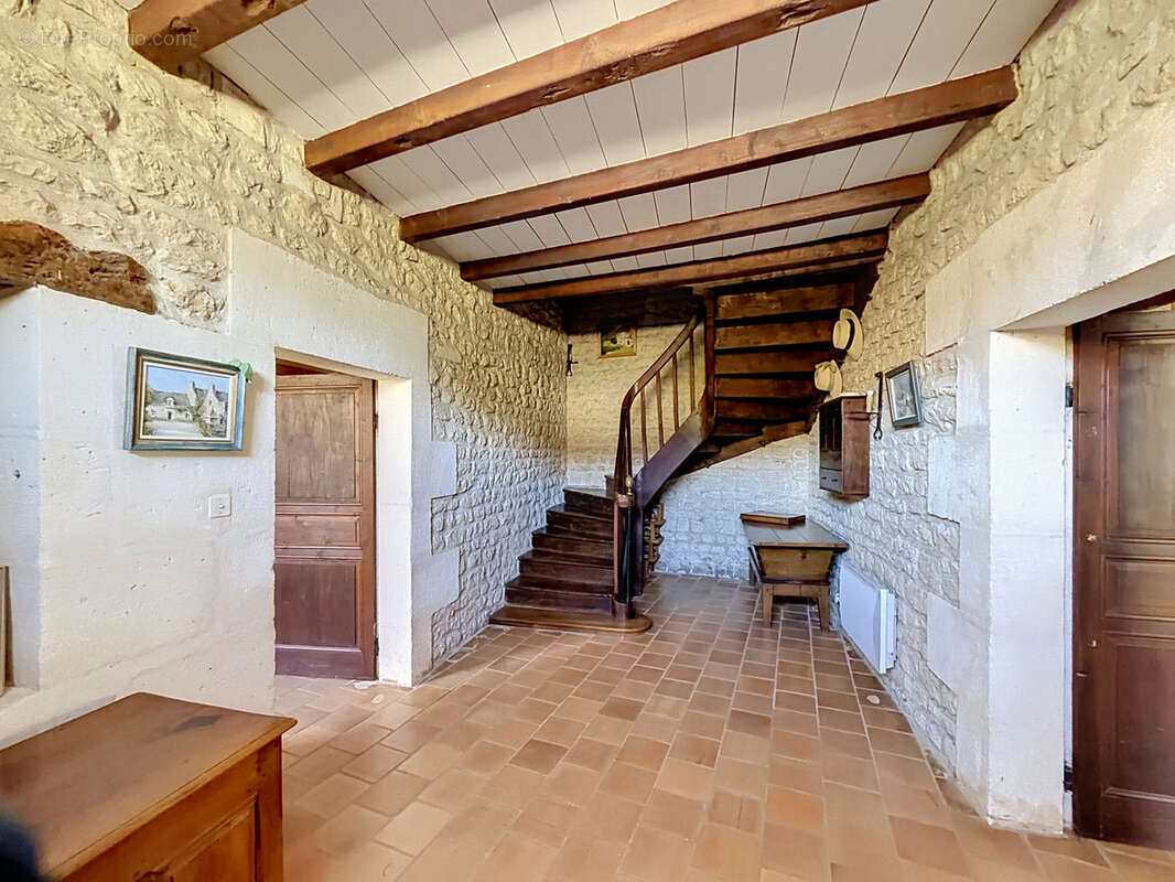 Maison à MONTIGNAC-CHARENTE