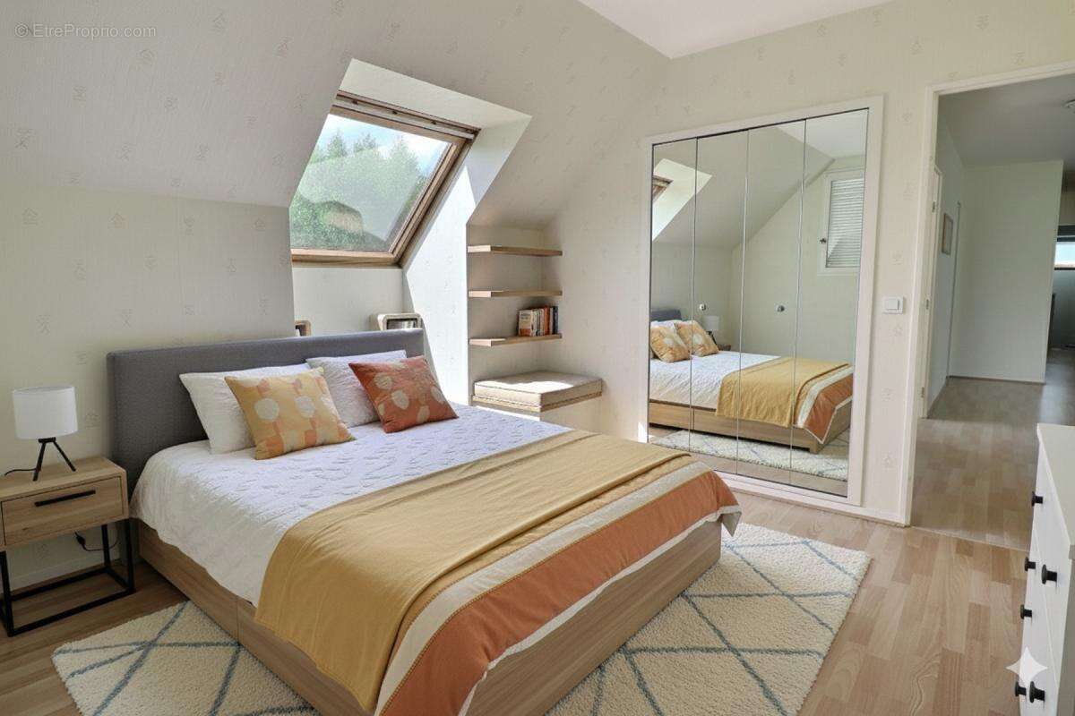 Maison à SAINT-NOM-LA-BRETECHE