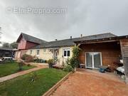 Maison à SAINT-MARTIN-DE-BIENFAITE-LA-CRESSONNIERE