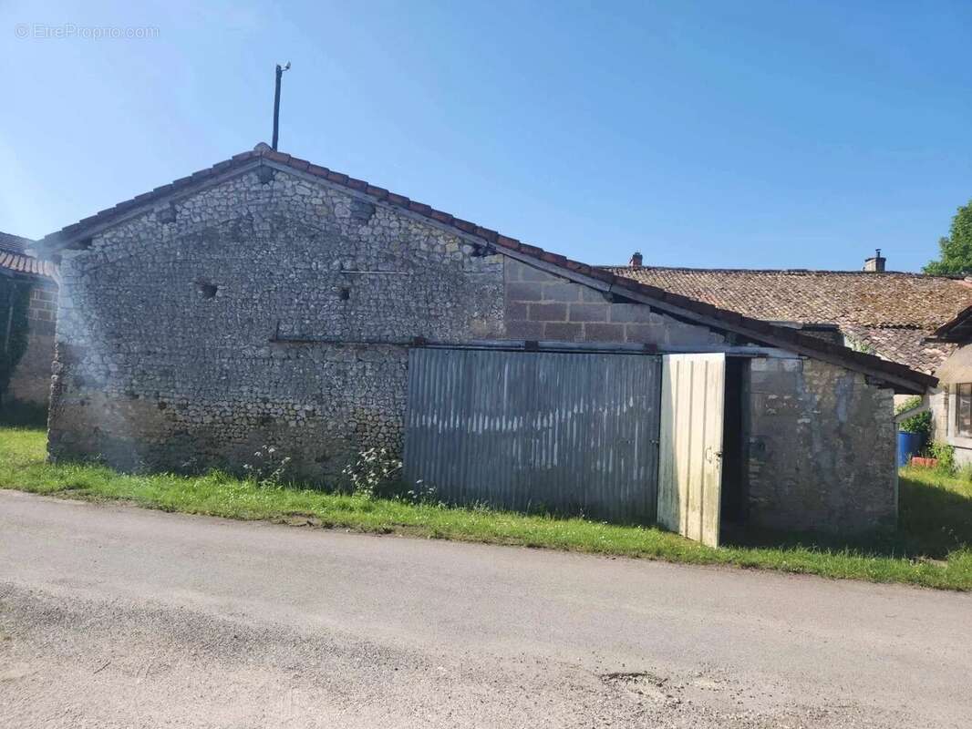 Grange à réhabiliter 200m² - photo 2