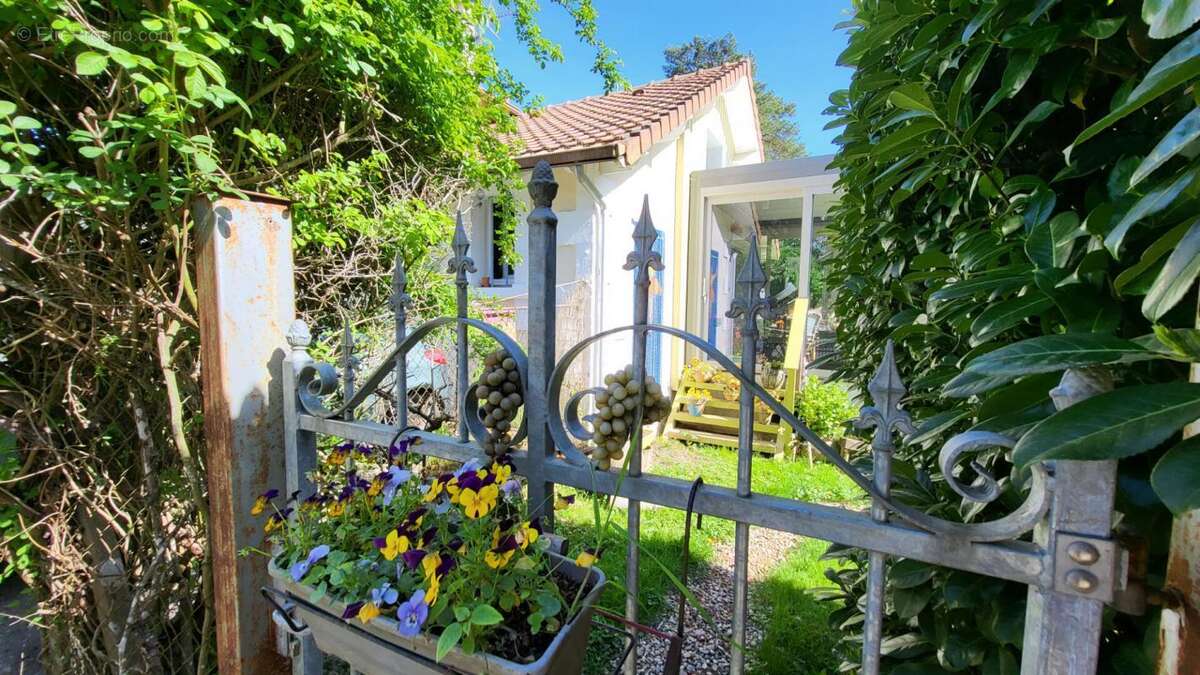 Maison à RAZAC-SUR-L'ISLE