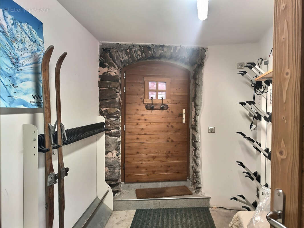 Maison à LES ALLUES