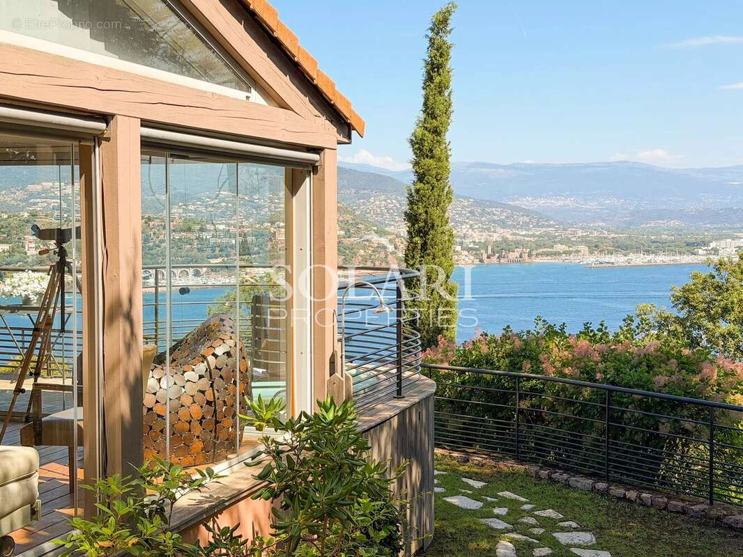 Maison à THEOULE-SUR-MER