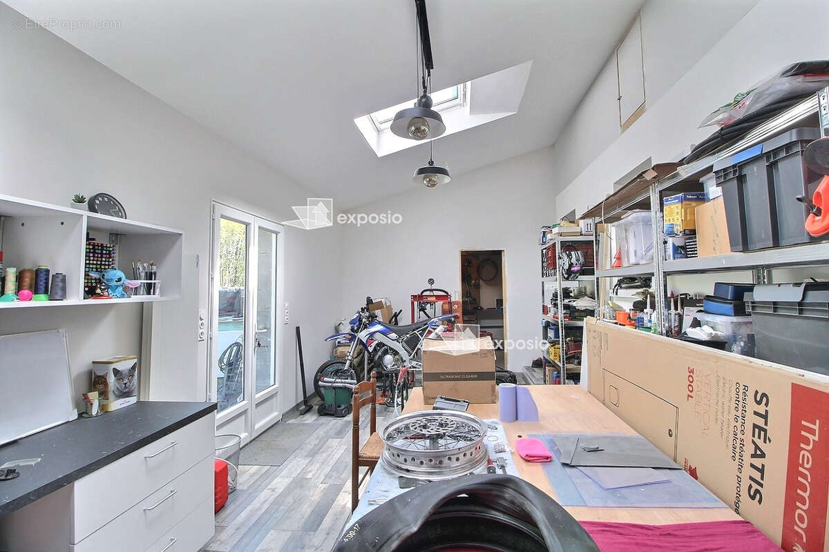 Maison à PRISSE-LA-CHARRIERE