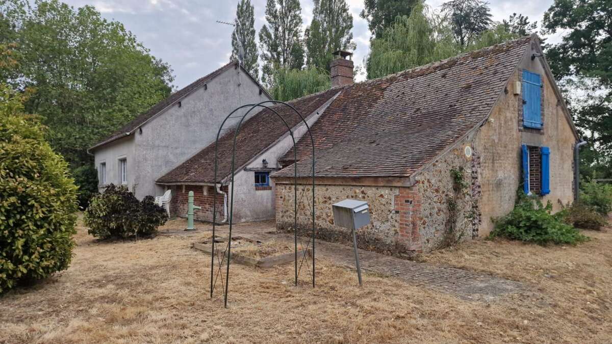 Maison  5 pièce(s) 136 m2 - photo 2