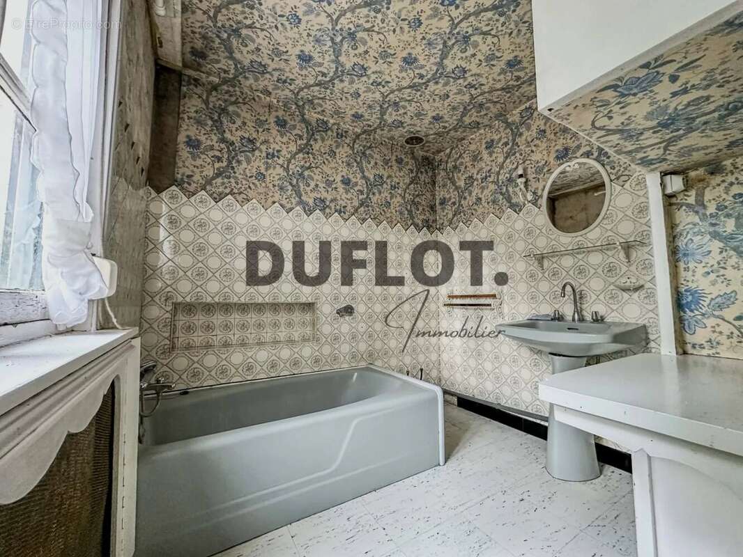 Maison à FRUGES