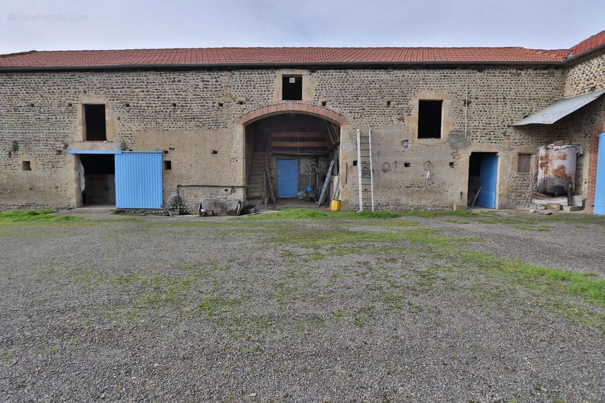 Maison à CASTELNAU-RIVIERE-BASSE