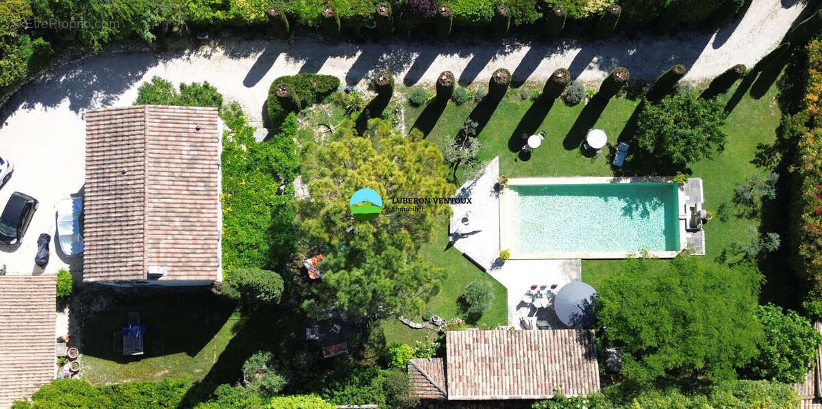 Maison à PERNES-LES-FONTAINES