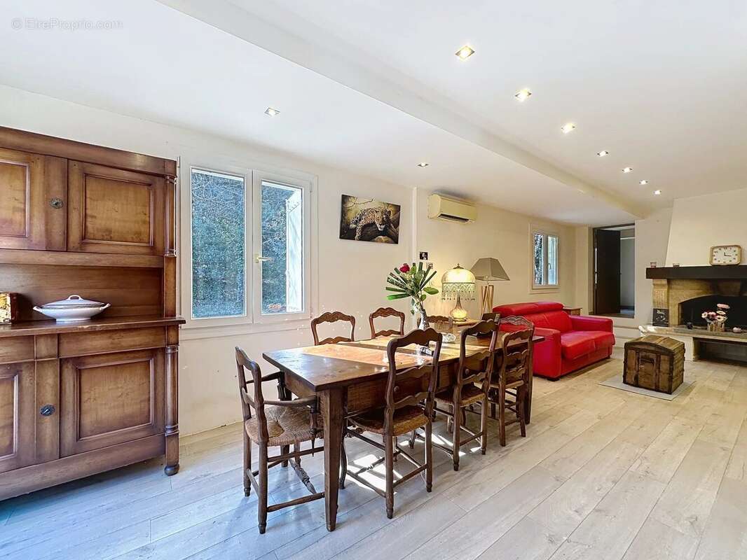 Maison à NANS-LES-PINS