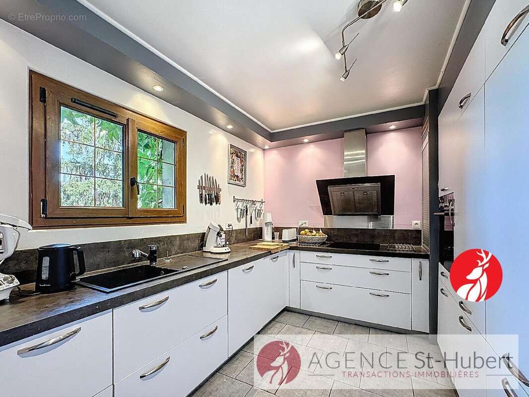 Maison à SAINT-MARTIN-EN-BIERE