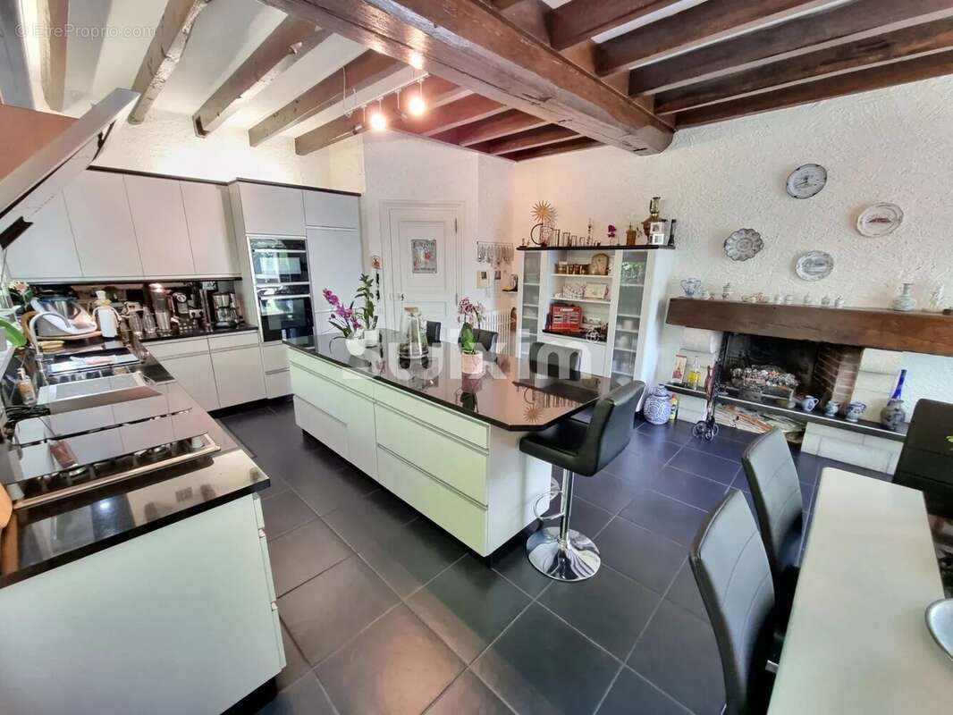 Maison à VARENNES-VAUZELLES