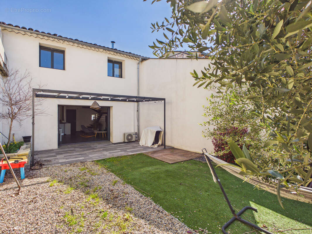 Maison à MALATAVERNE