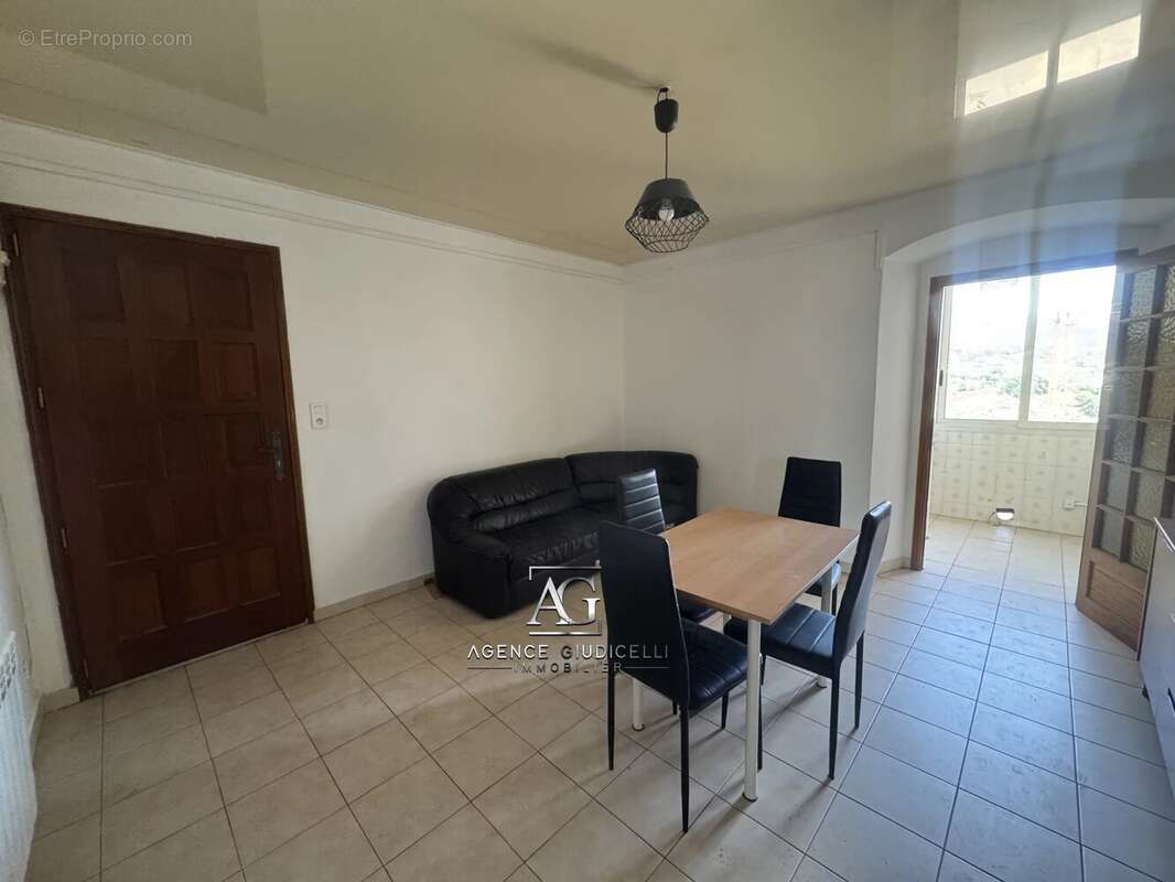 Appartement à CORTE