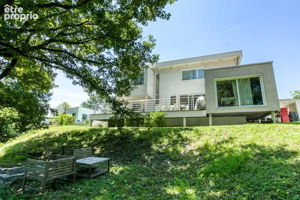 Maison 175 m² à Charbonnieres-Les-Bains  - photo 1