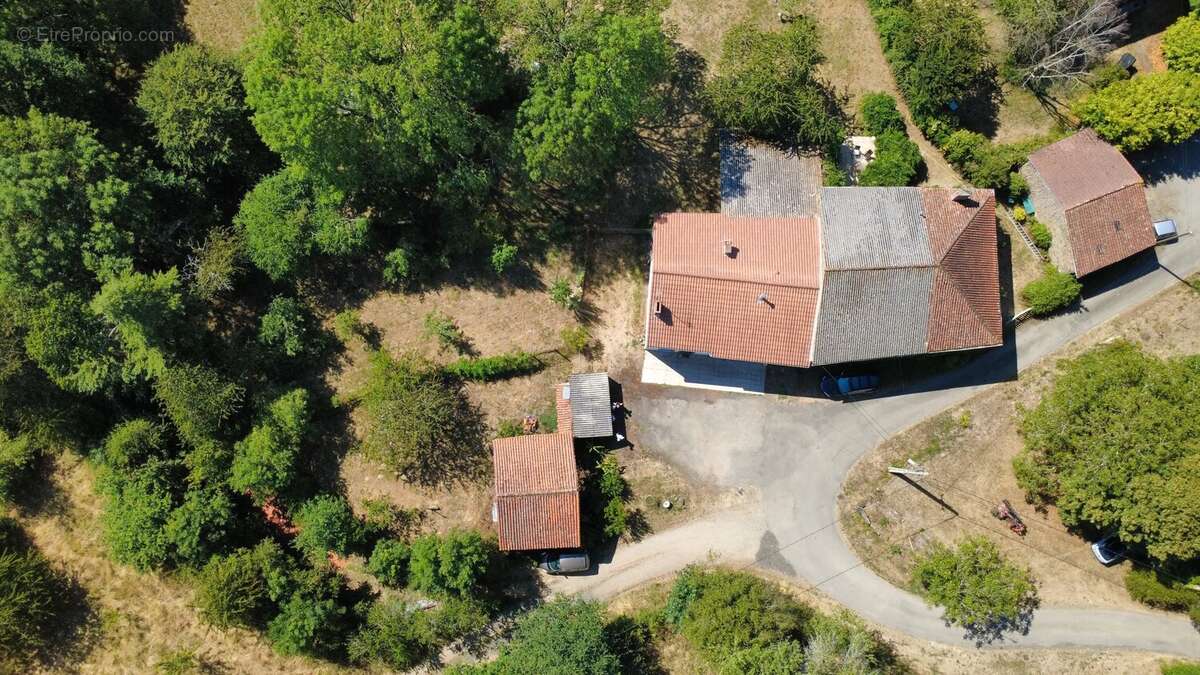 Jolie maison située dans un hameau avec jardin et garage - photo 6