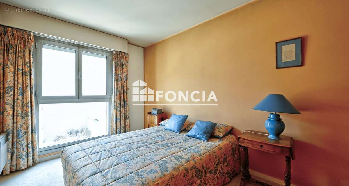 Appartement à PARIS-7E