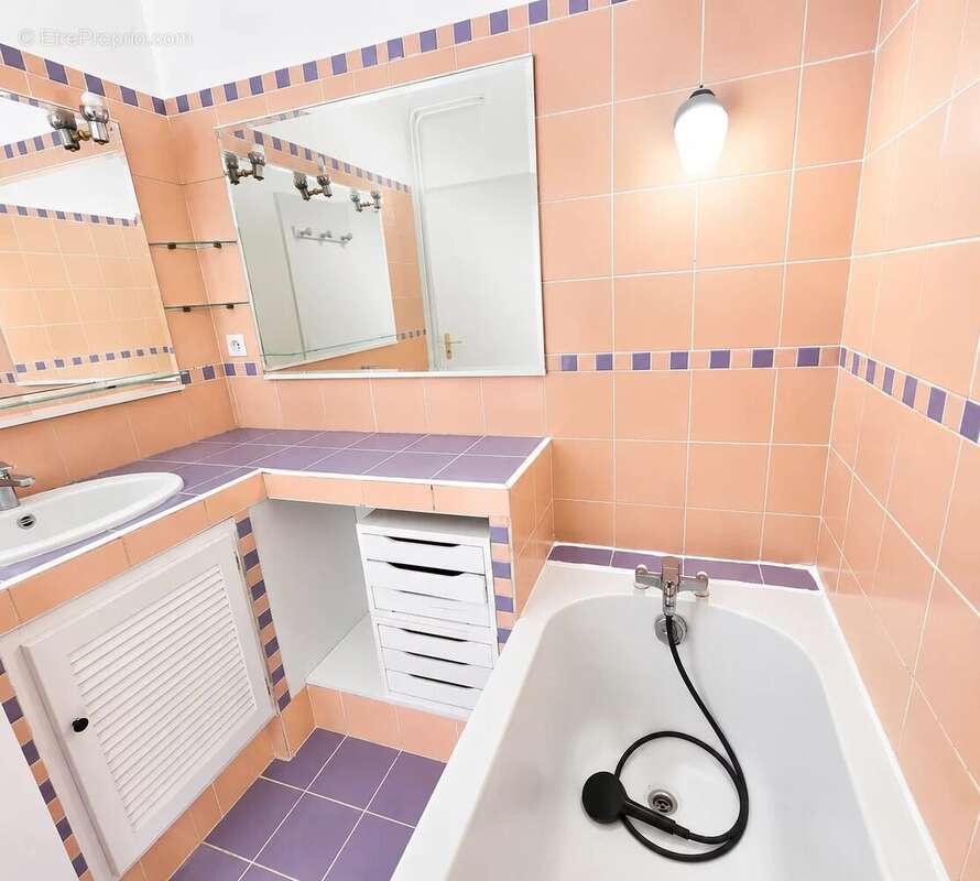 Vend Appartement 3P 70m2 Carros - photo 5