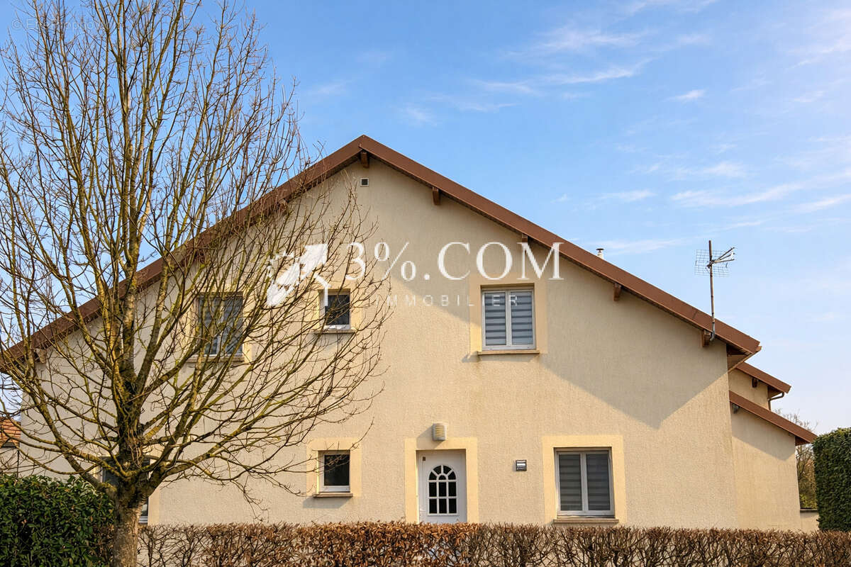 Maison à VILLE-SUR-ILLON