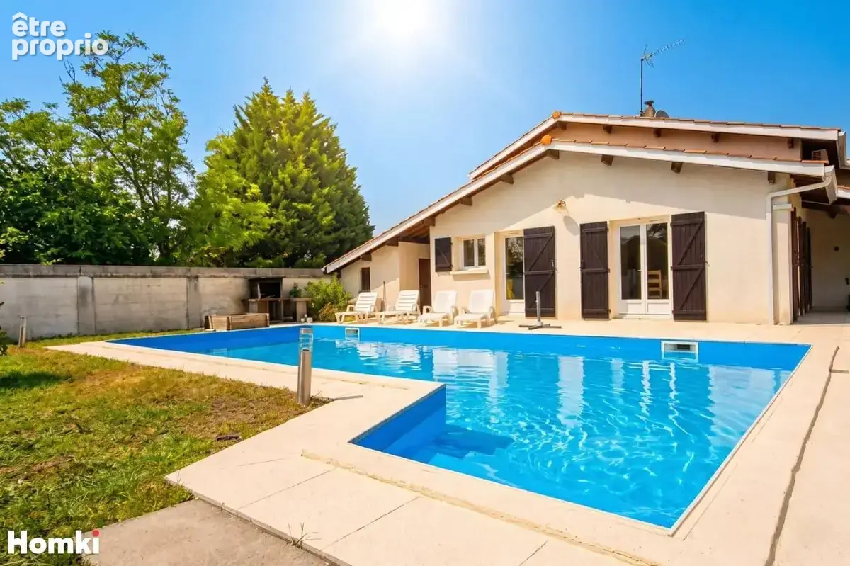Maison/Villa T4 de 142 m² + T2 indépendant de 20 m² à Saint-Médard-en-Jalles 33160 - photo 2