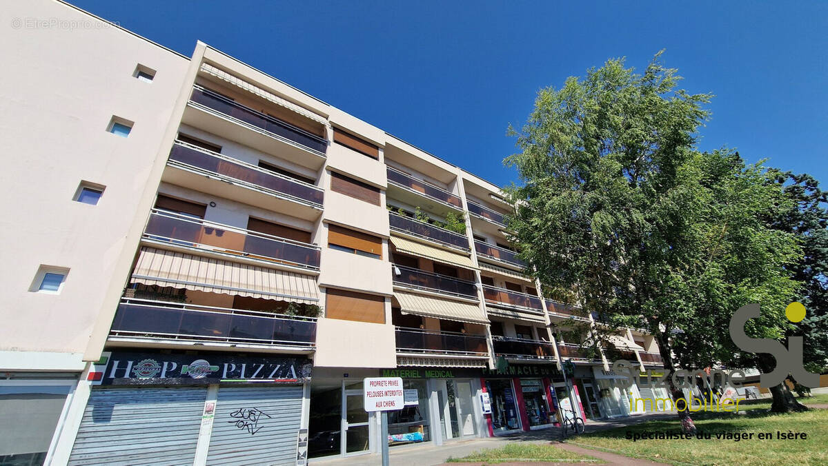 Appartement à FONTAINE
