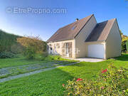 Maison à PEROY-LES-GOMBRIES