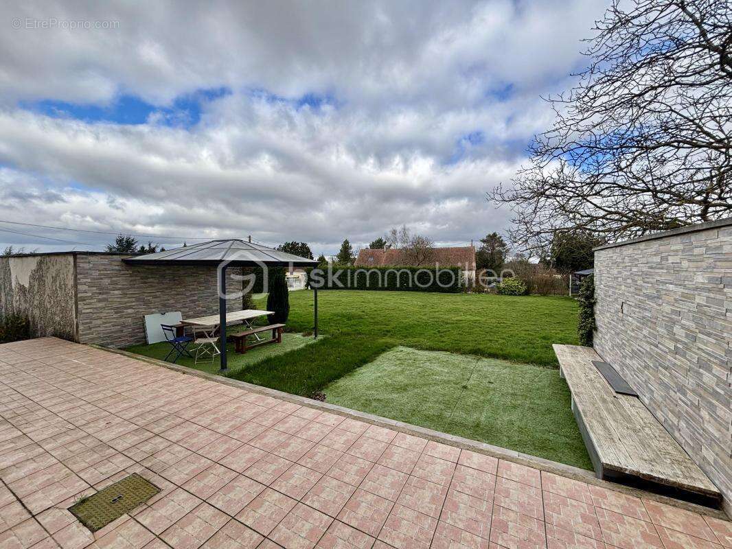 Maison à THORIGNY-SUR-OREUSE