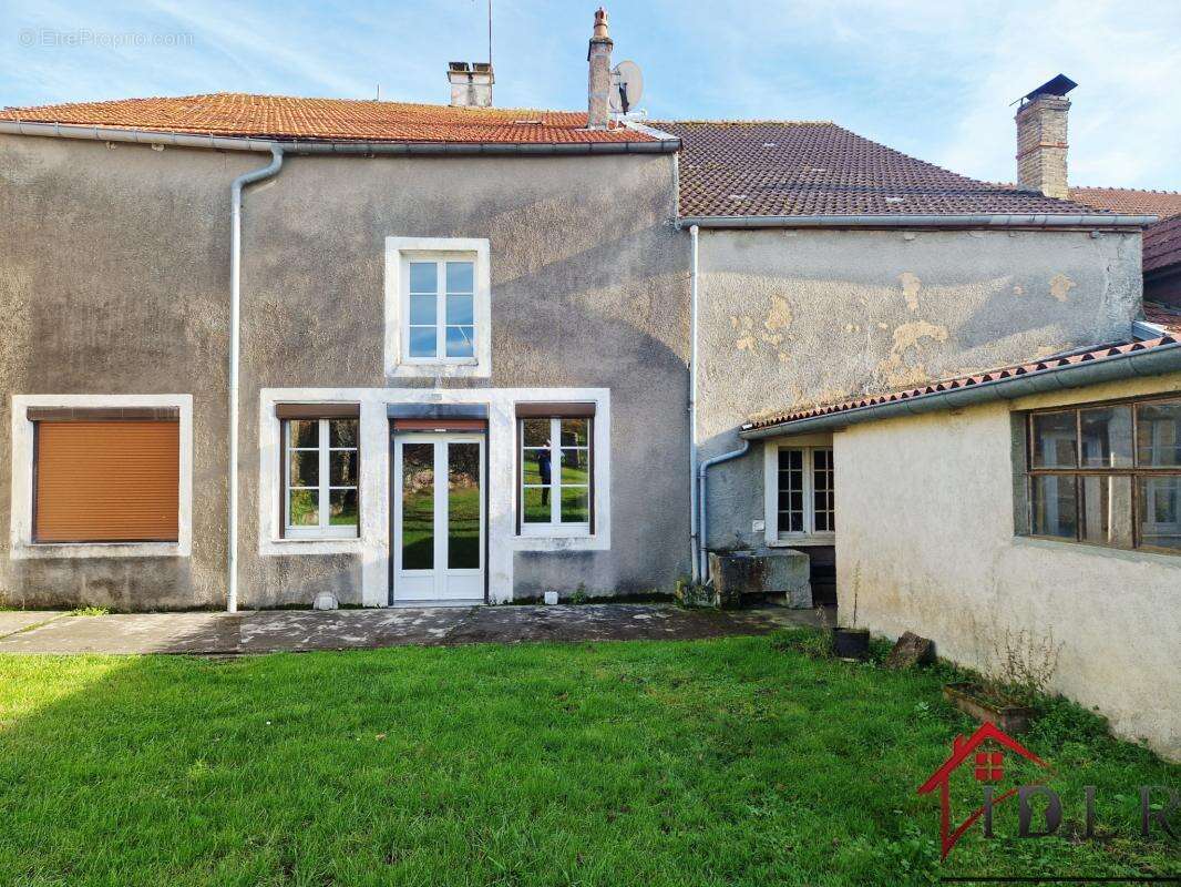 Maison à TERRE-NATALE