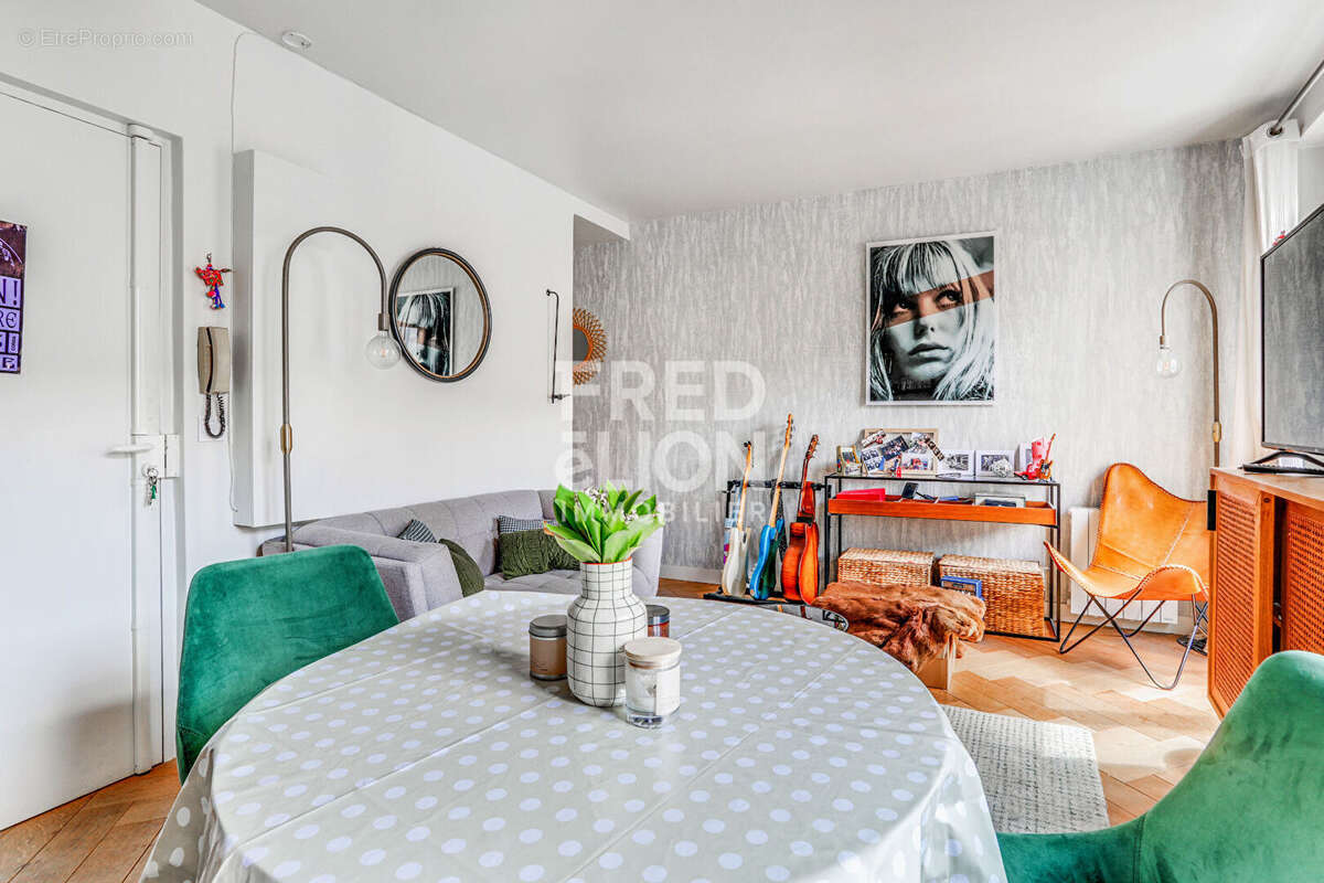 Appartement à PARIS-18E