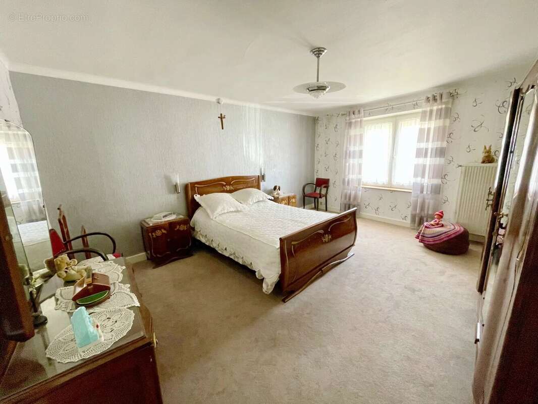 Maison à FRESNOIS-LA-MONTAGNE