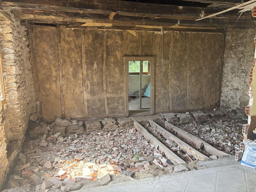 Maison à LAGRAULIERE