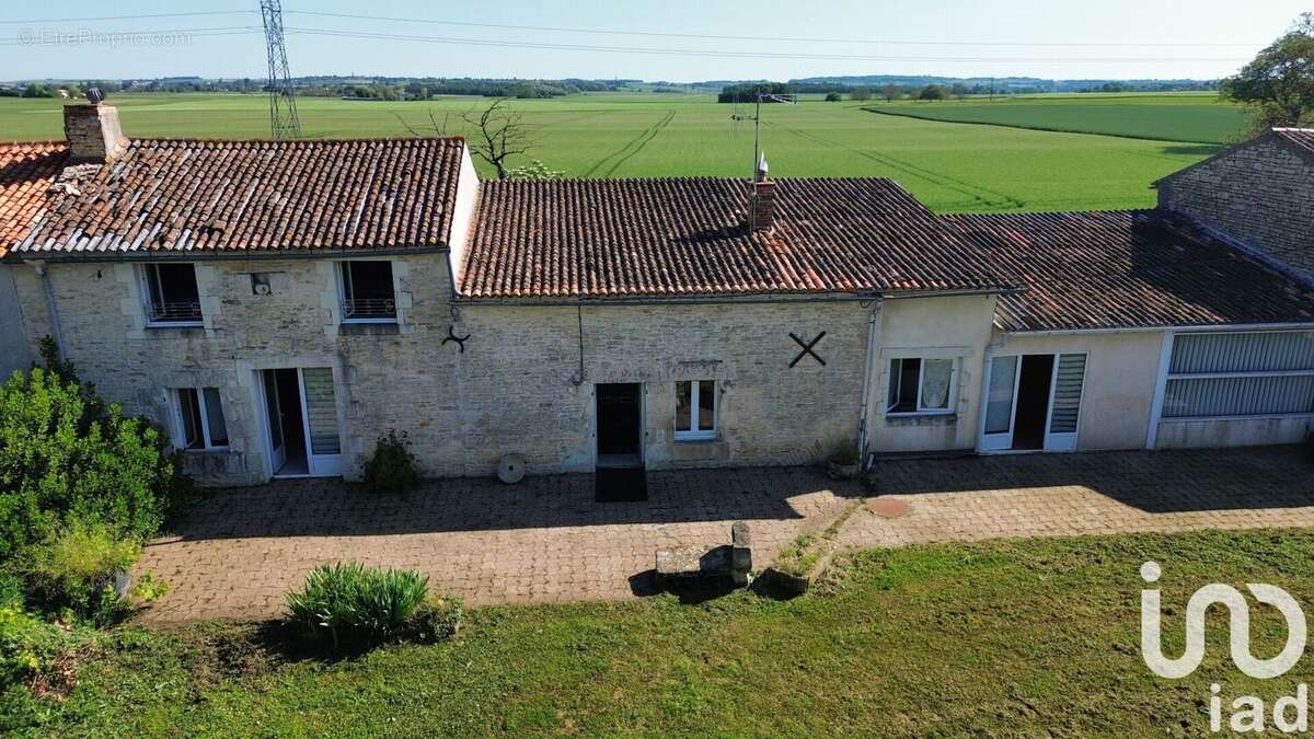 Photo 2 - Maison à AMBERRE