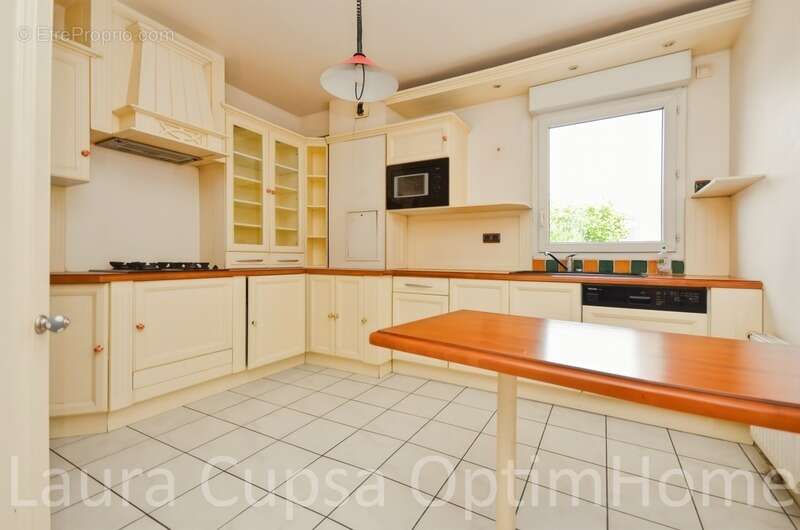 Appartement à LIVRY-GARGAN