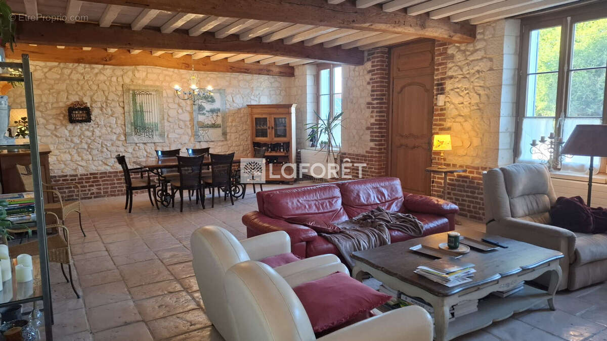 Maison à LATTRE-SAINT-QUENTIN