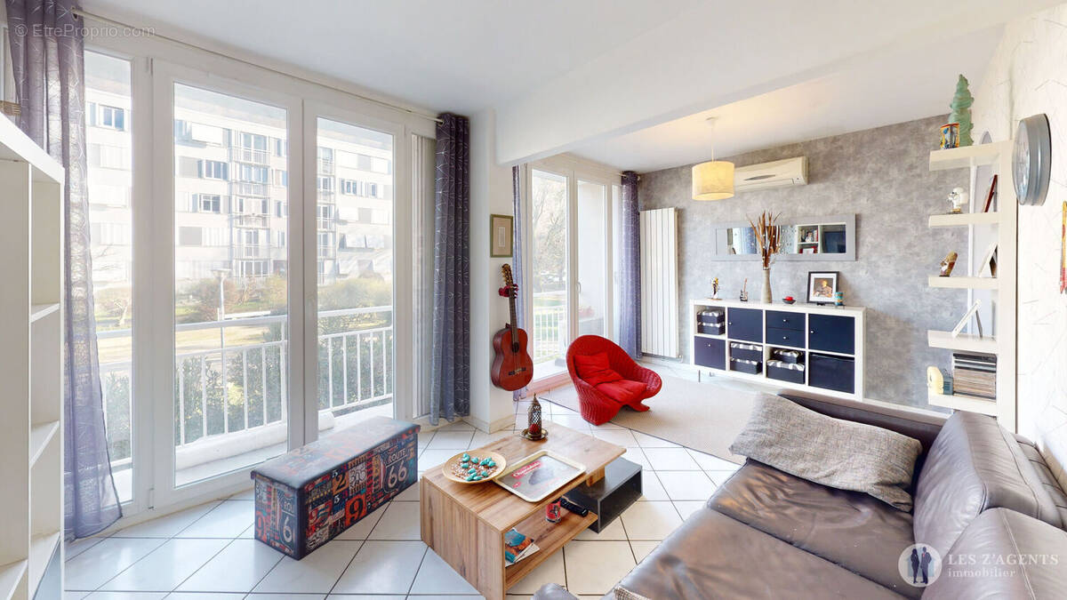 Appartement à SAINT-MARTIN-D'HERES