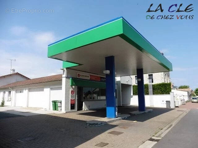 Commerce à COULONGES-SUR-L&#039;AUTIZE