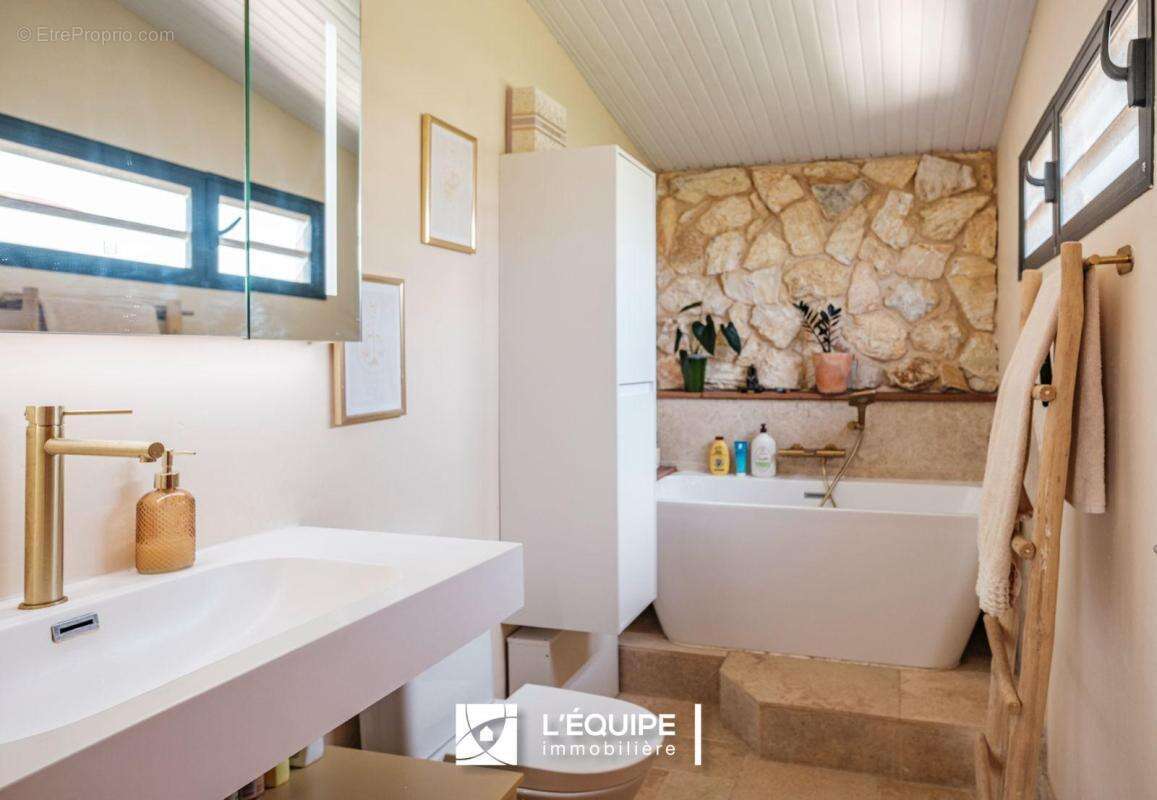 Maison 120 m² à Le Lamentin  - photo 6