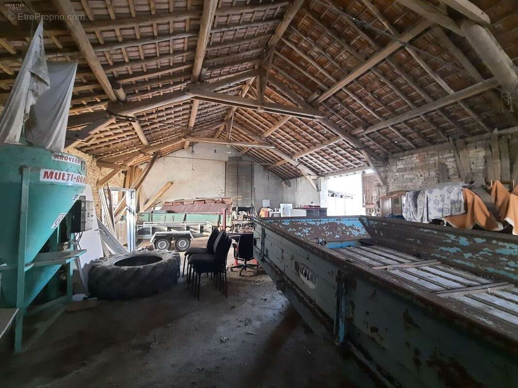 Maison à LA CHAPELLE-AUX-BOIS