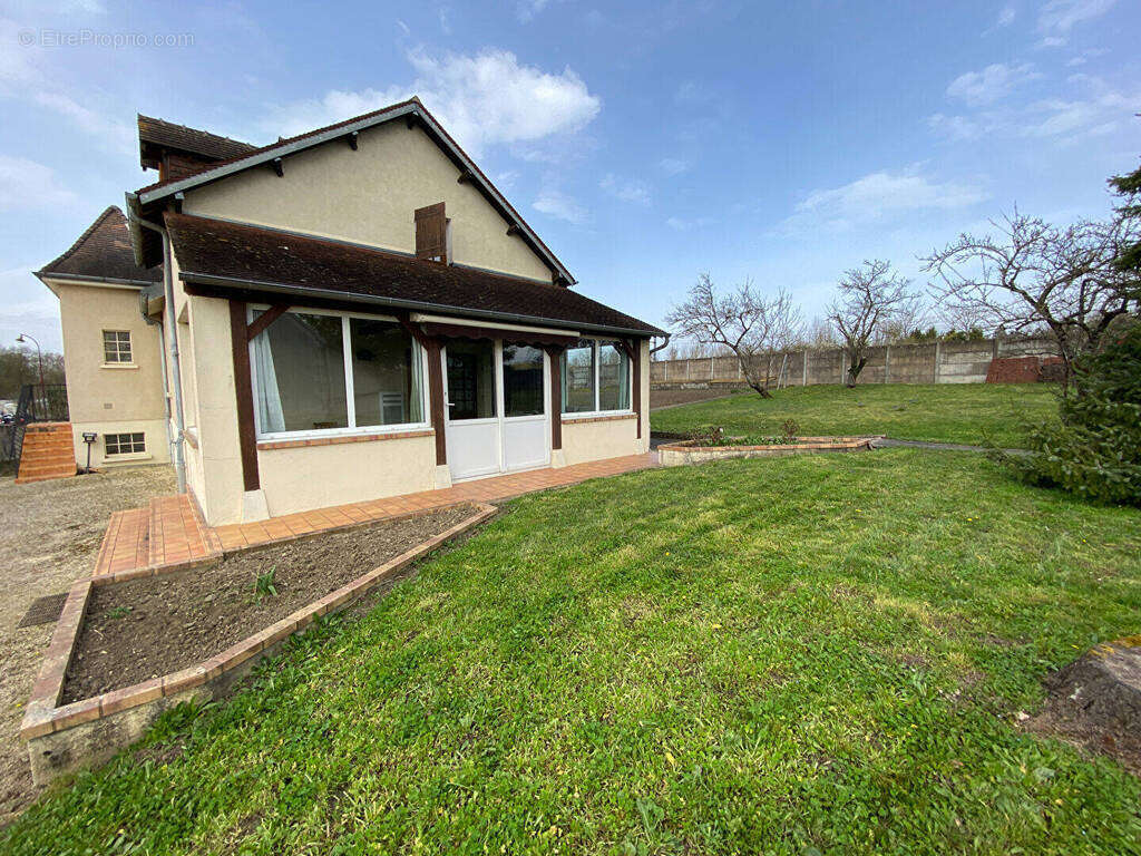 Maison à SAINT-DOULCHARD