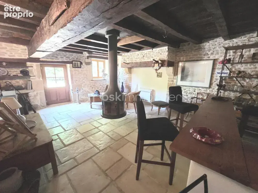 Magnifique Corps de ferme de 222m³ avec piscine et dépendances - photo 10