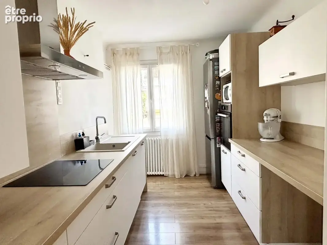 Appartement 81 m² à Arles  - photo 4