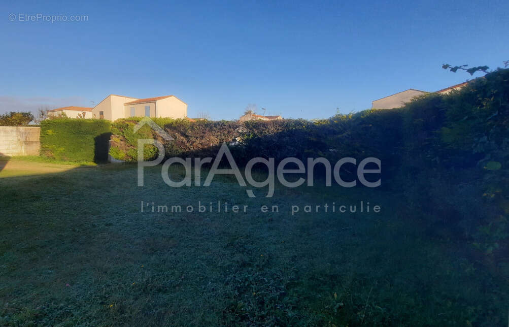 Maison à VAUX-SUR-MER