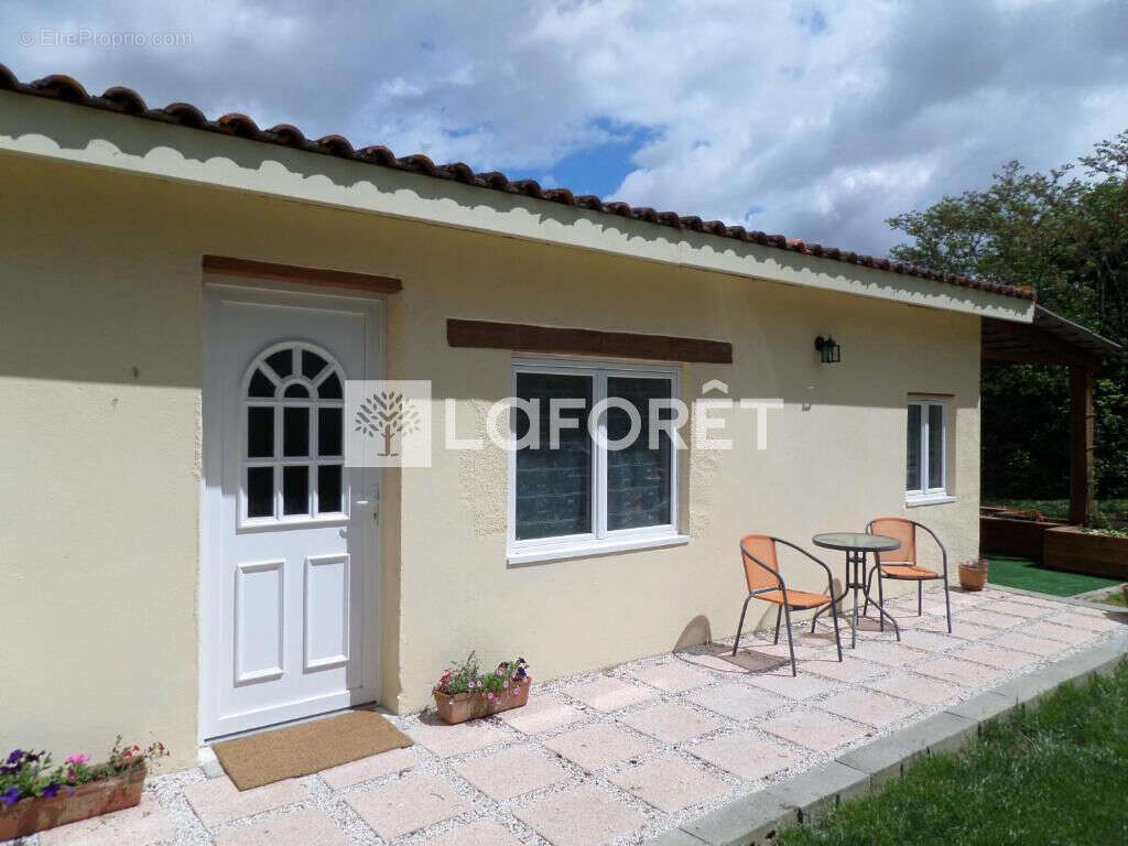 Maison à SAINT-NICOLAS-DE-LA-GRAVE