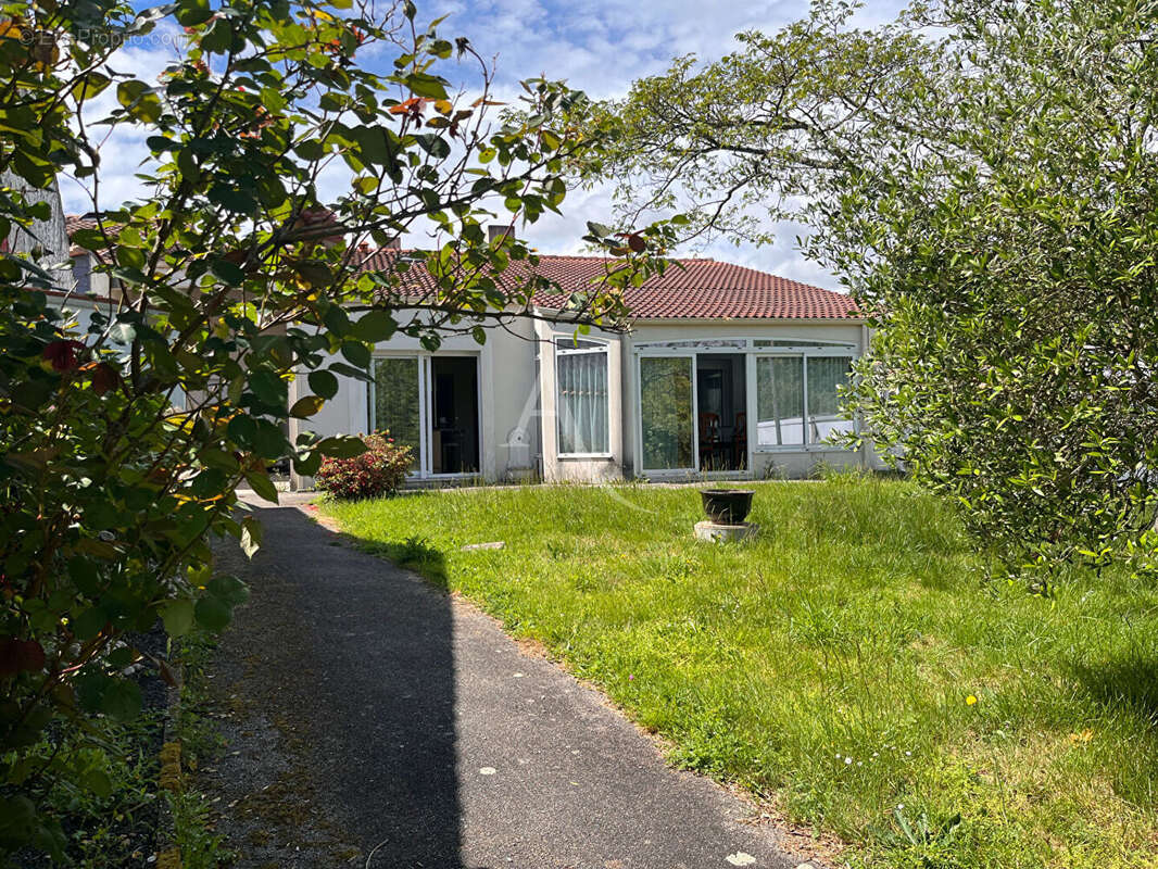 Maison à SAINTE-FLAIVE-DES-LOUPS