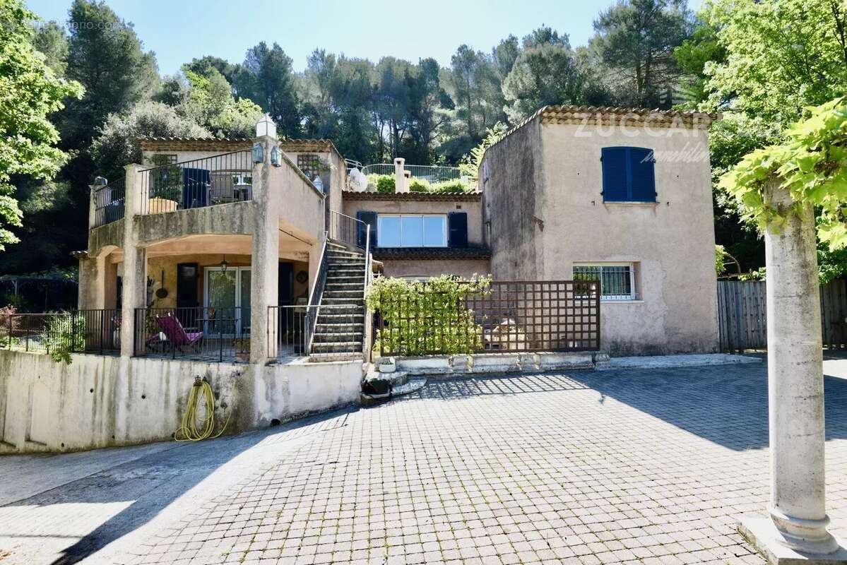 Maison à COLOMARS