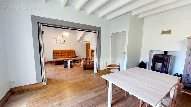 Maison au centre du village Prats du Périgord, 92m2, 4 pièces, 3 chambres, jardin, puits, grange avec fort potentiel - photo 13