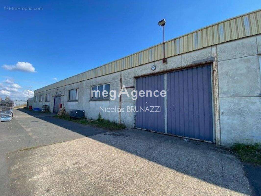 Bâtiment industriel de 2112 m² Zone Industrielle 61120 Vimoutiers - photo 2